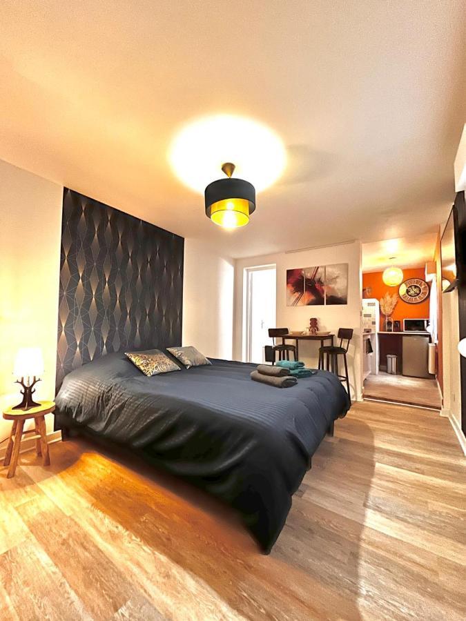 Charmant Studio En Plein Centre Ville De Chartres Apartment Exterior foto