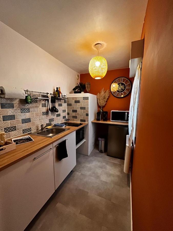 Charmant Studio En Plein Centre Ville De Chartres Apartment Exterior foto
